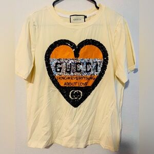 Gucci T shirt. Large